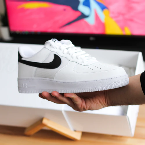 4 Tips on How to Keep Your White Sneakers Clean this Summer